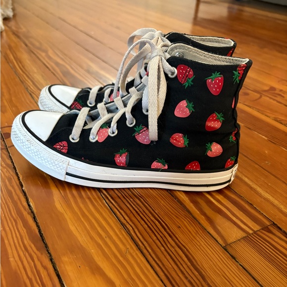 Converse High Tops - Picture 1 of 4